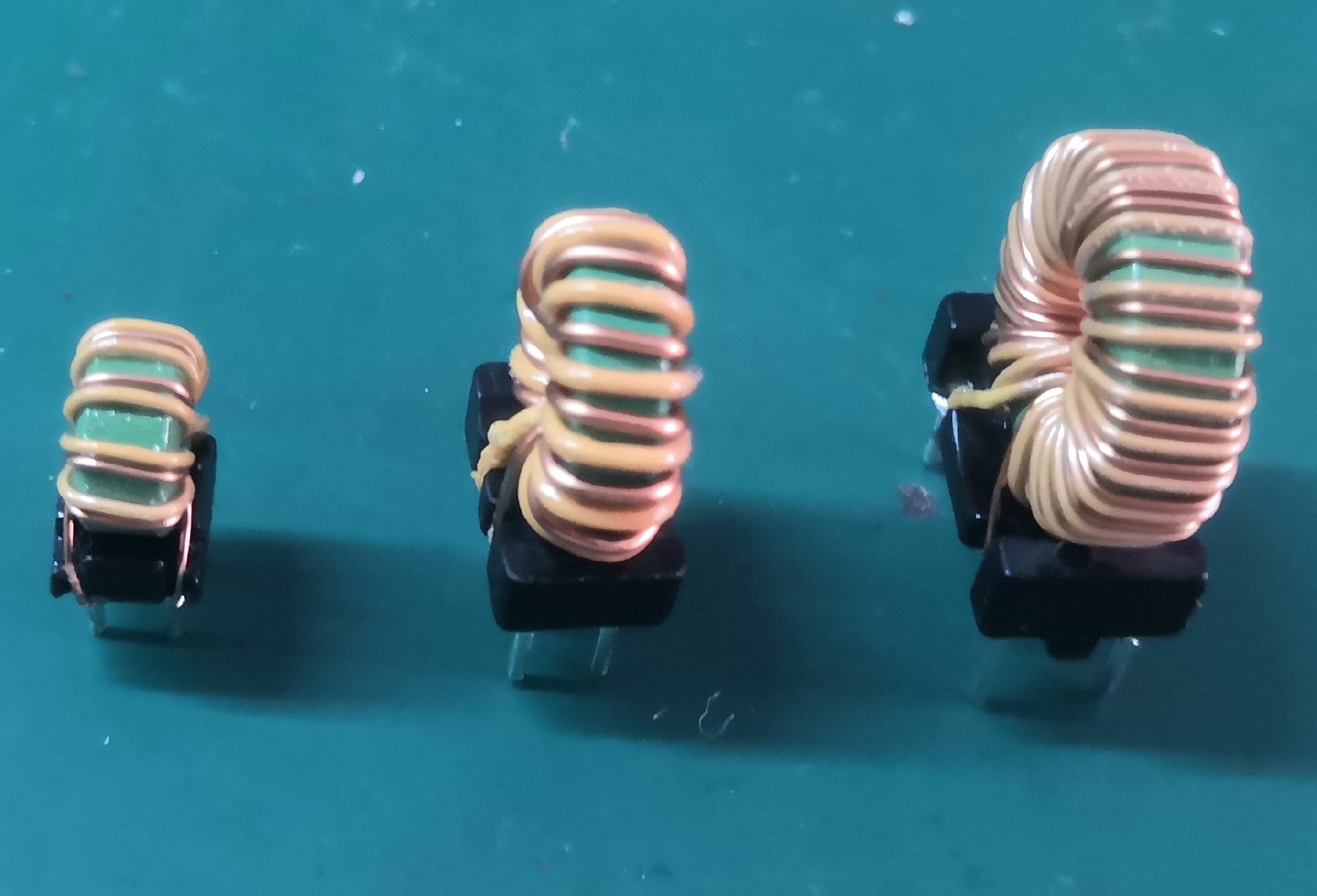 立式插件帶底座磁環電感