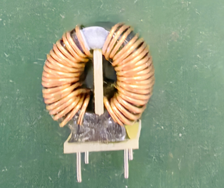 共模磁環電感起線打白點